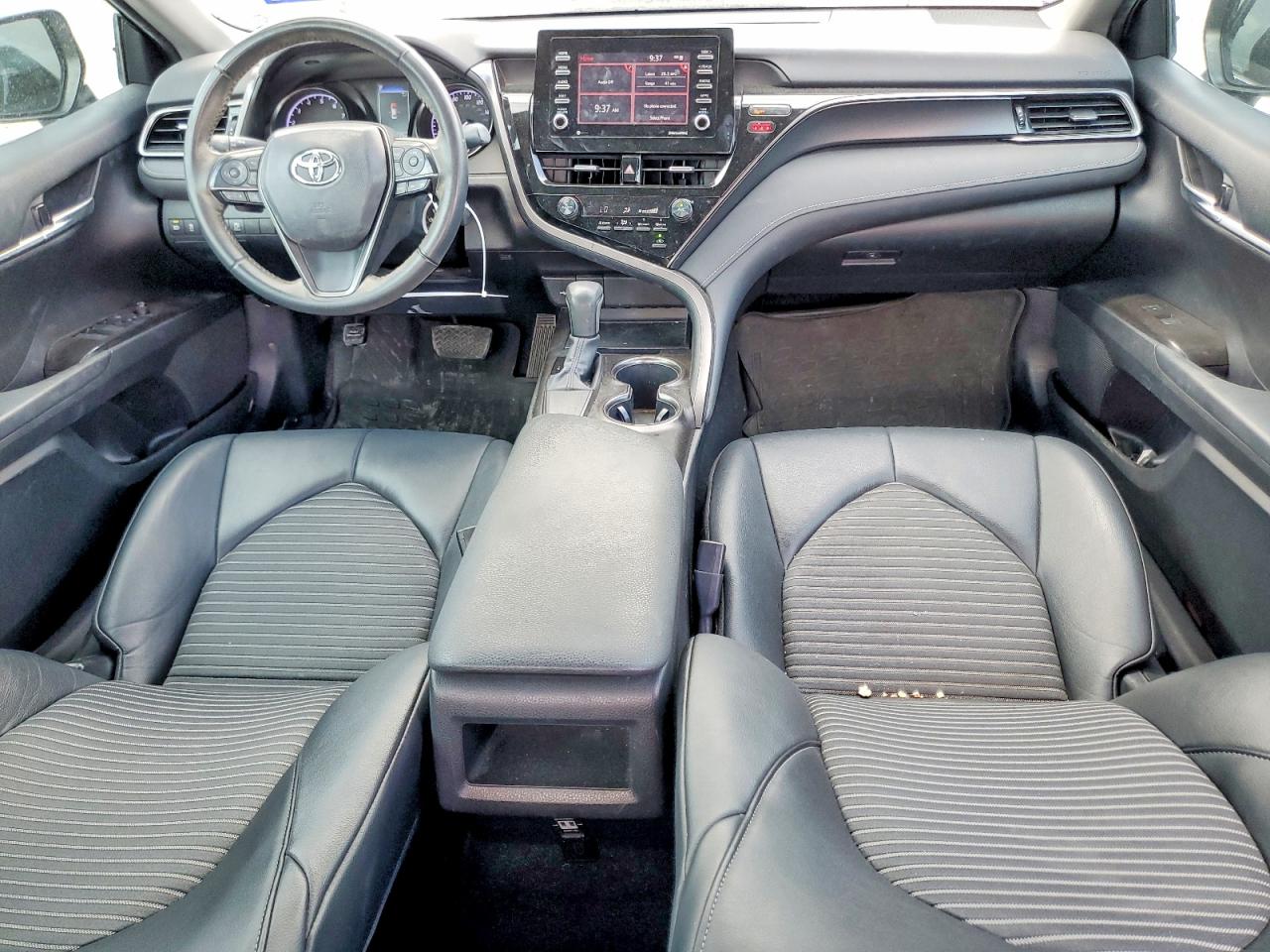 2021 TOYOTA CAMRY SE photo 8