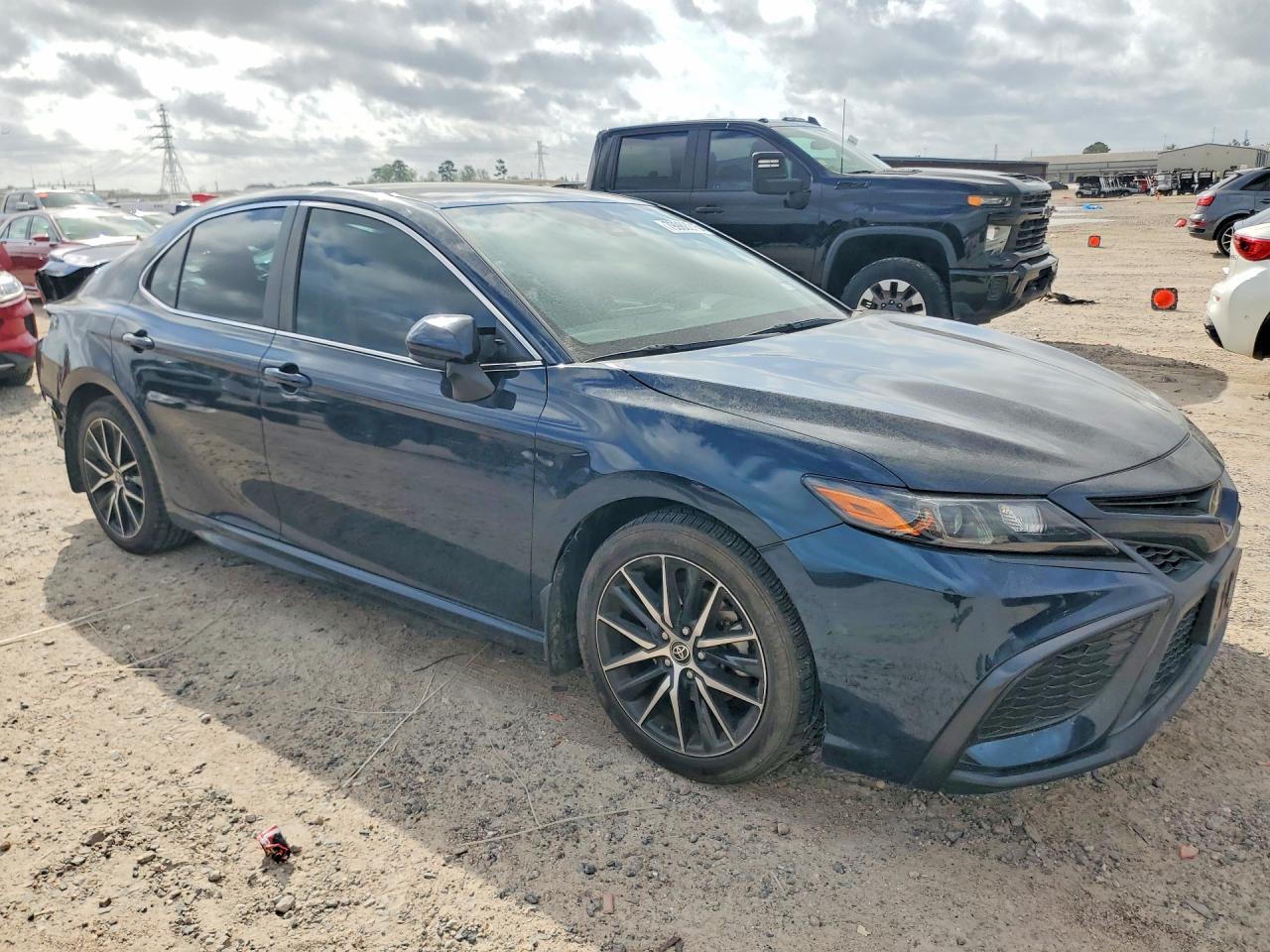 2021 TOYOTA CAMRY SE photo 4