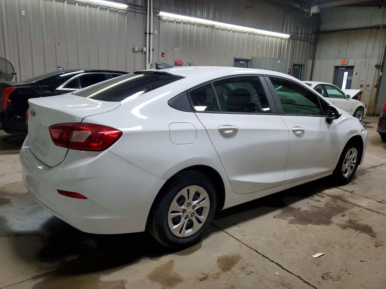 2019 CHEVROLET CRUZE LS photo 3