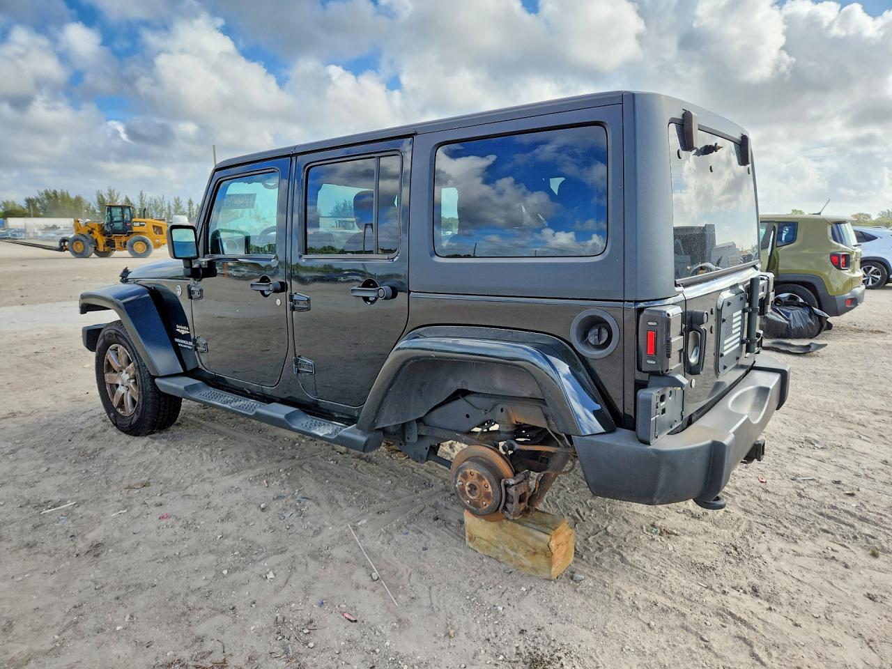 2013 JEEP WRANGLER UNLIMITED SAHARA photo 2