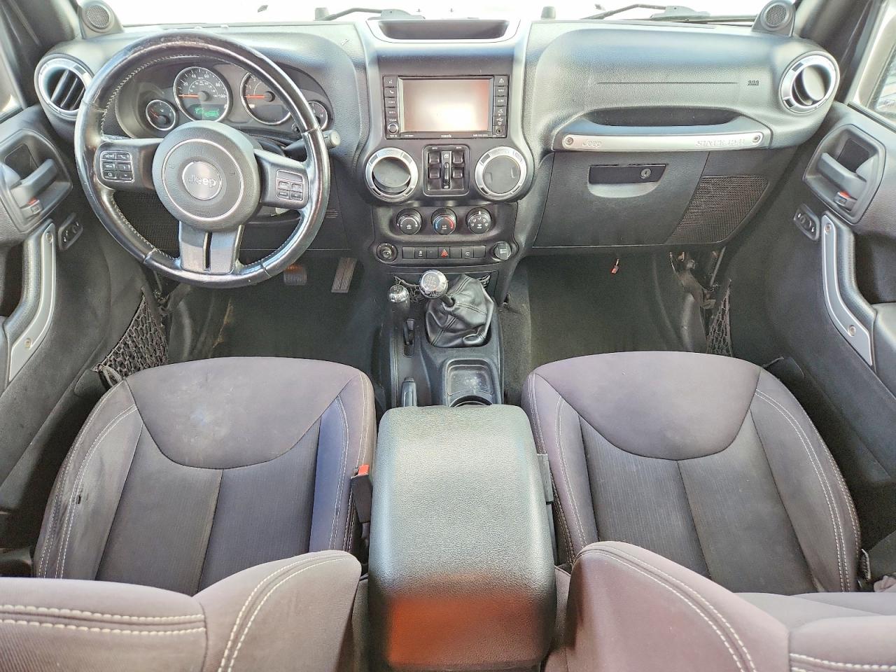 2013 JEEP WRANGLER UNLIMITED SAHARA photo 8