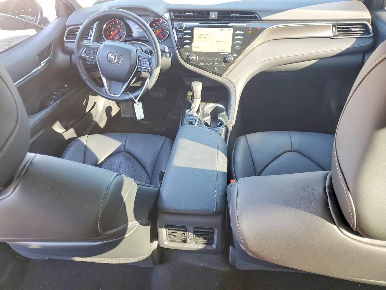 2020 TOYOTA CAMRY XSE photo 8
