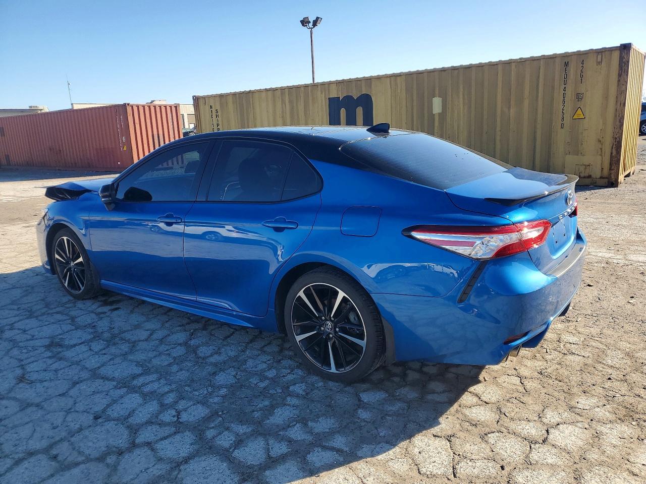 2020 TOYOTA CAMRY XSE photo 2