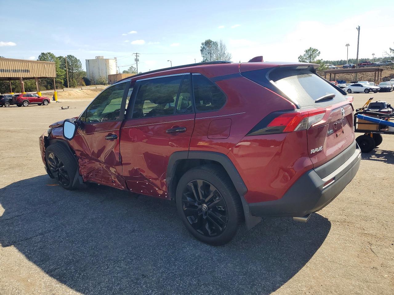 2024 TOYOTA RAV4 XLE PREMIUM photo 2