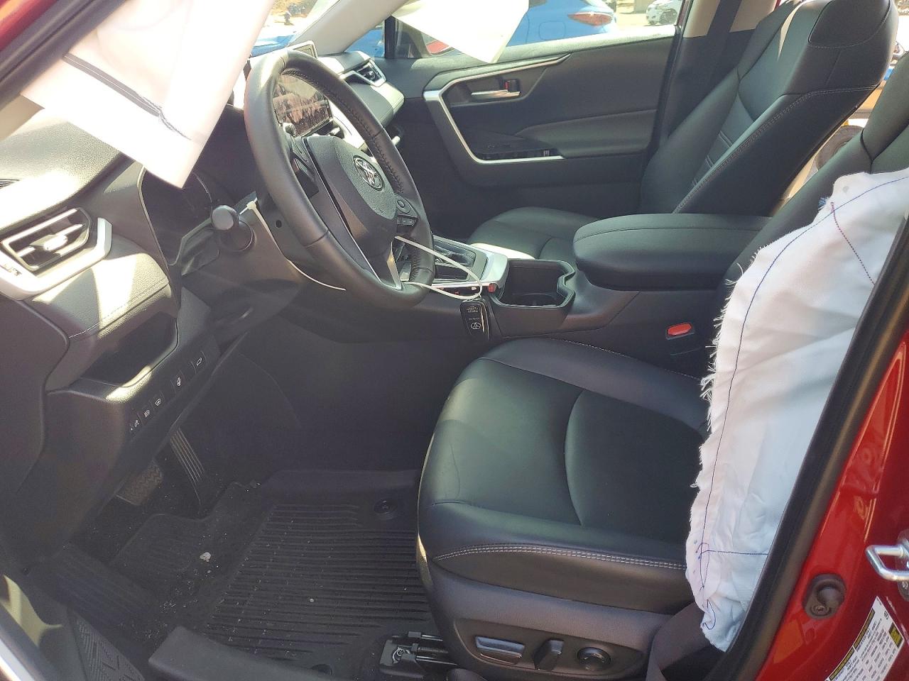 2024 TOYOTA RAV4 XLE PREMIUM photo 7