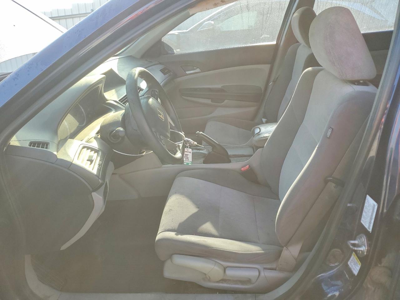 2010 HONDA ACCORD LX photo 13