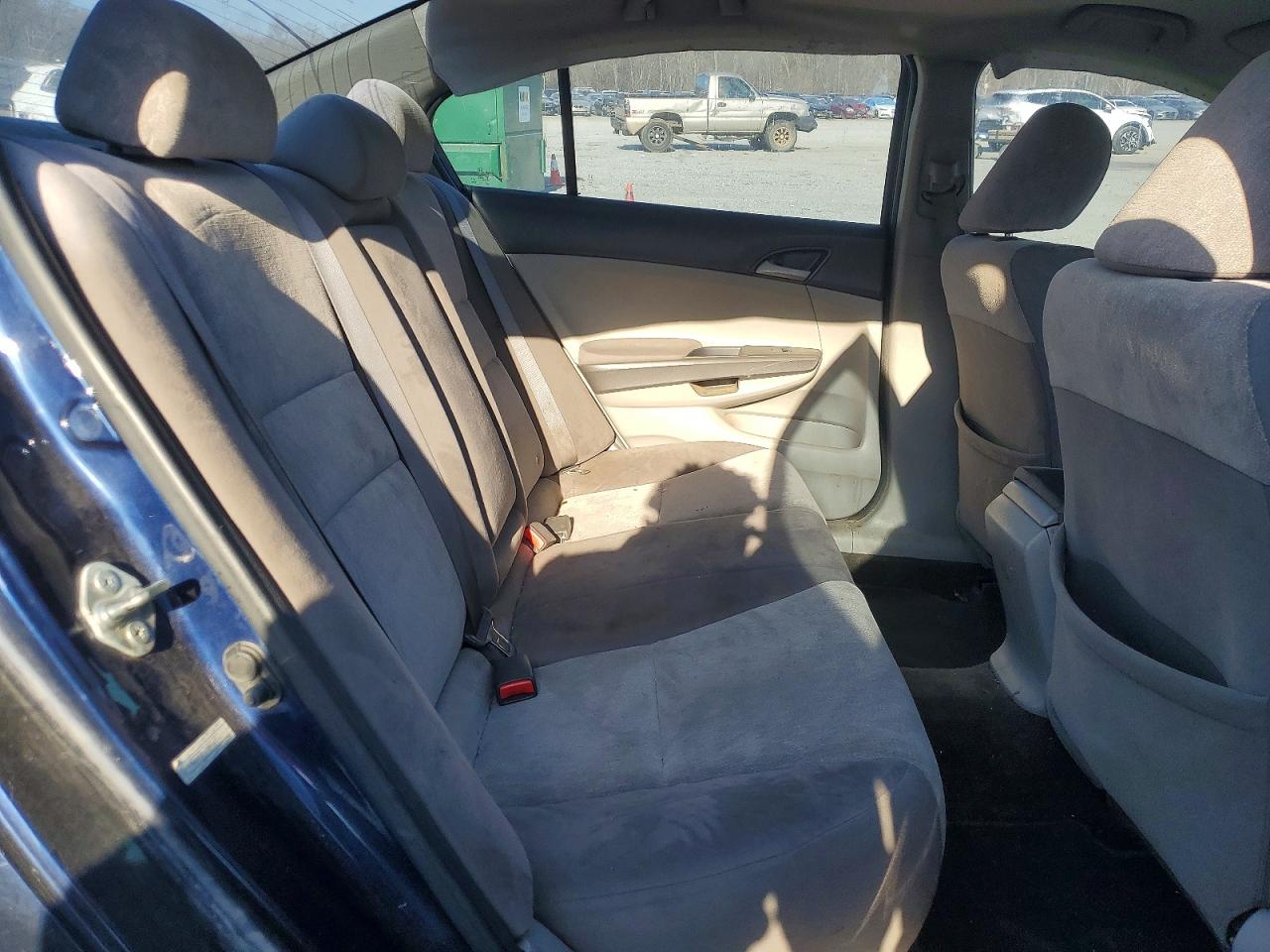 2010 HONDA ACCORD LX photo 19