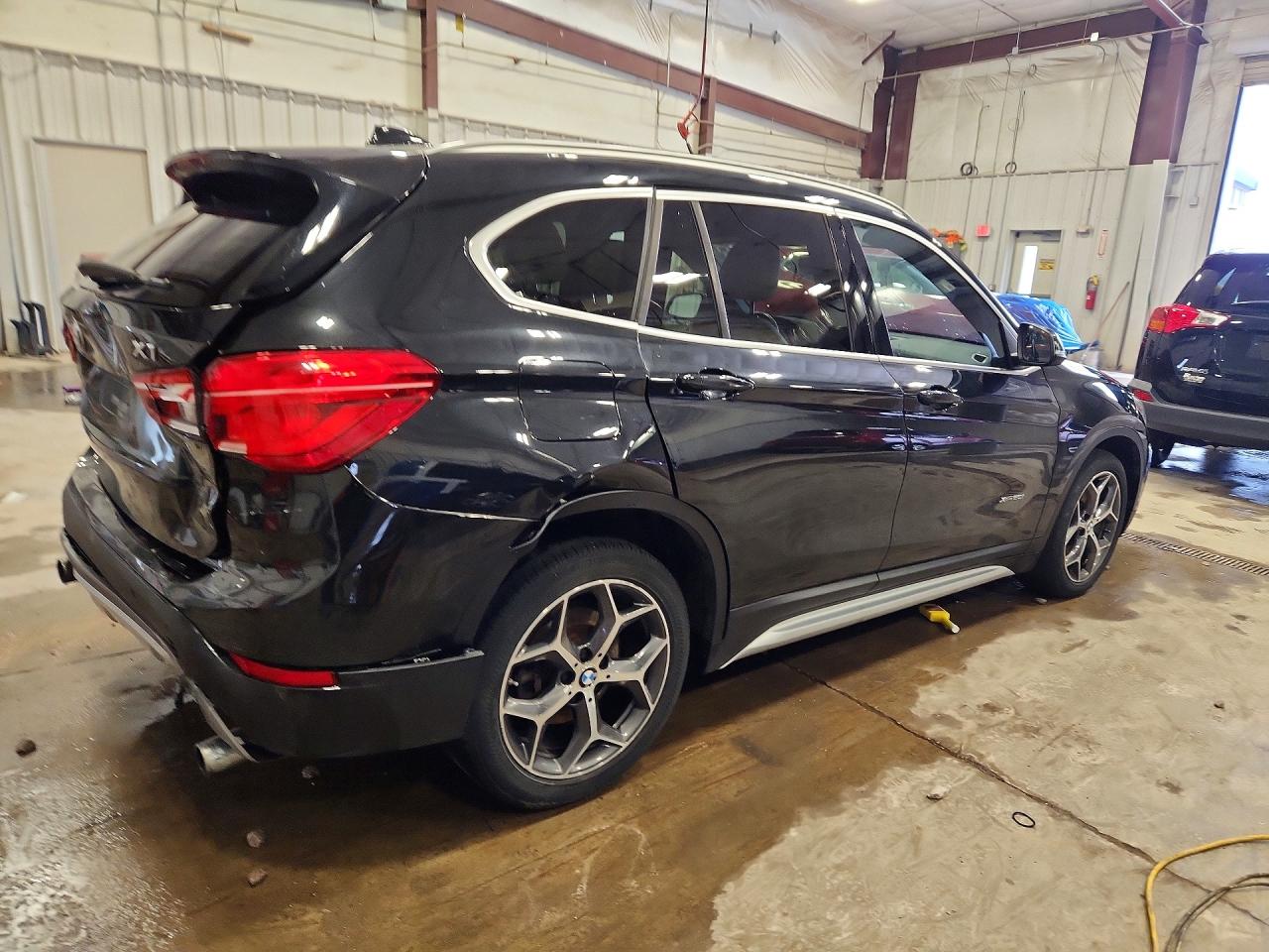 2016 BMW X1 XDRIVE28I photo 5
