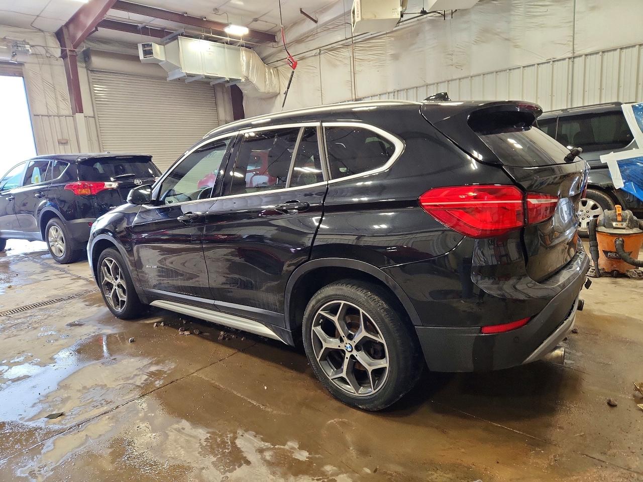 2016 BMW X1 XDRIVE28I photo 3