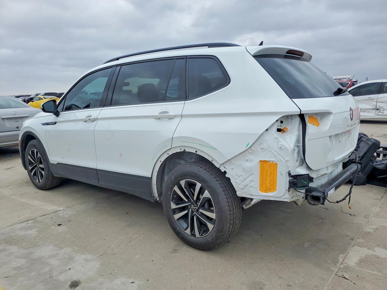 2024 VOLKSWAGEN TIGUAN S photo 4