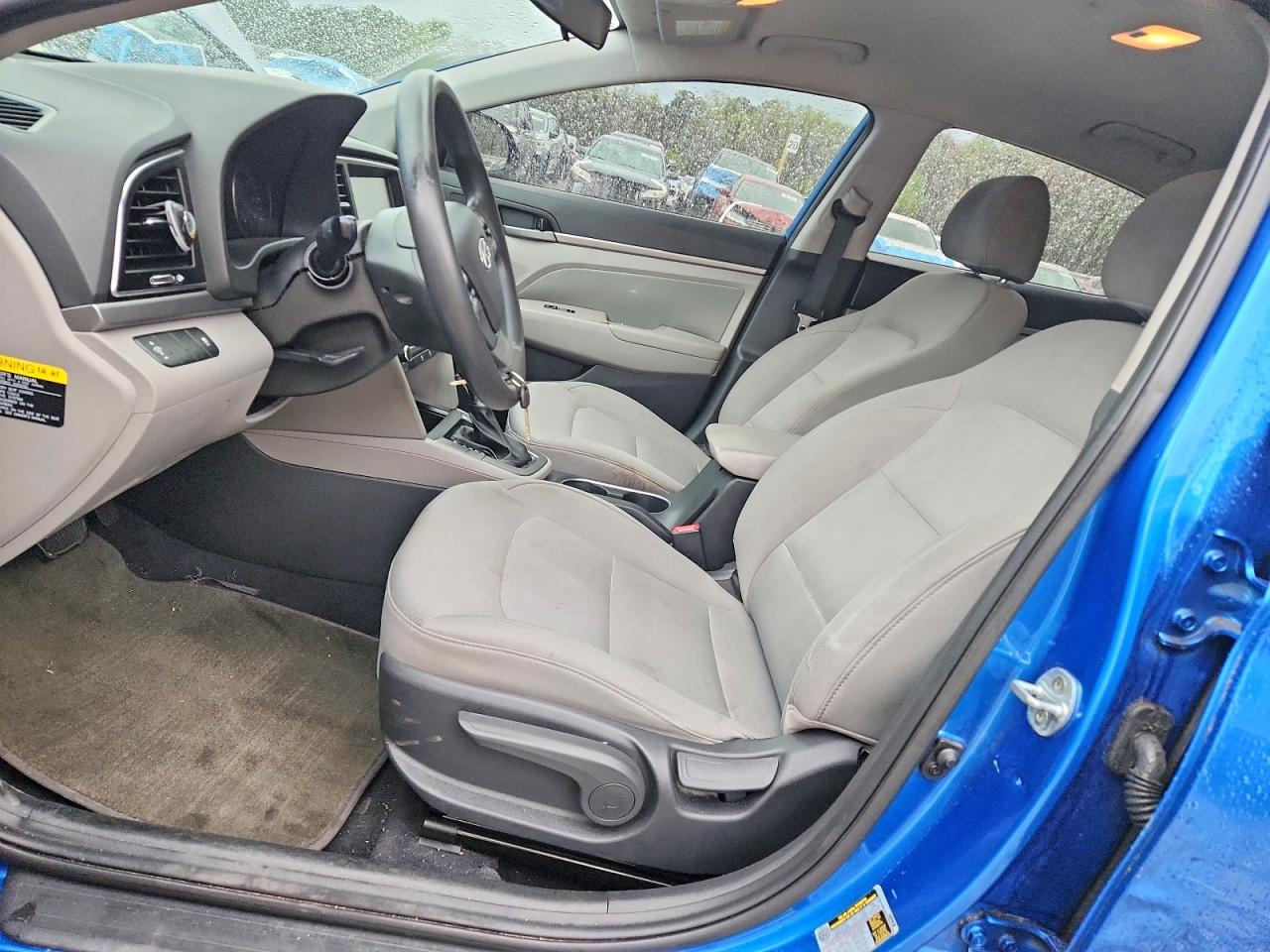 2017 HYUNDAI ELANTRA SE photo 7