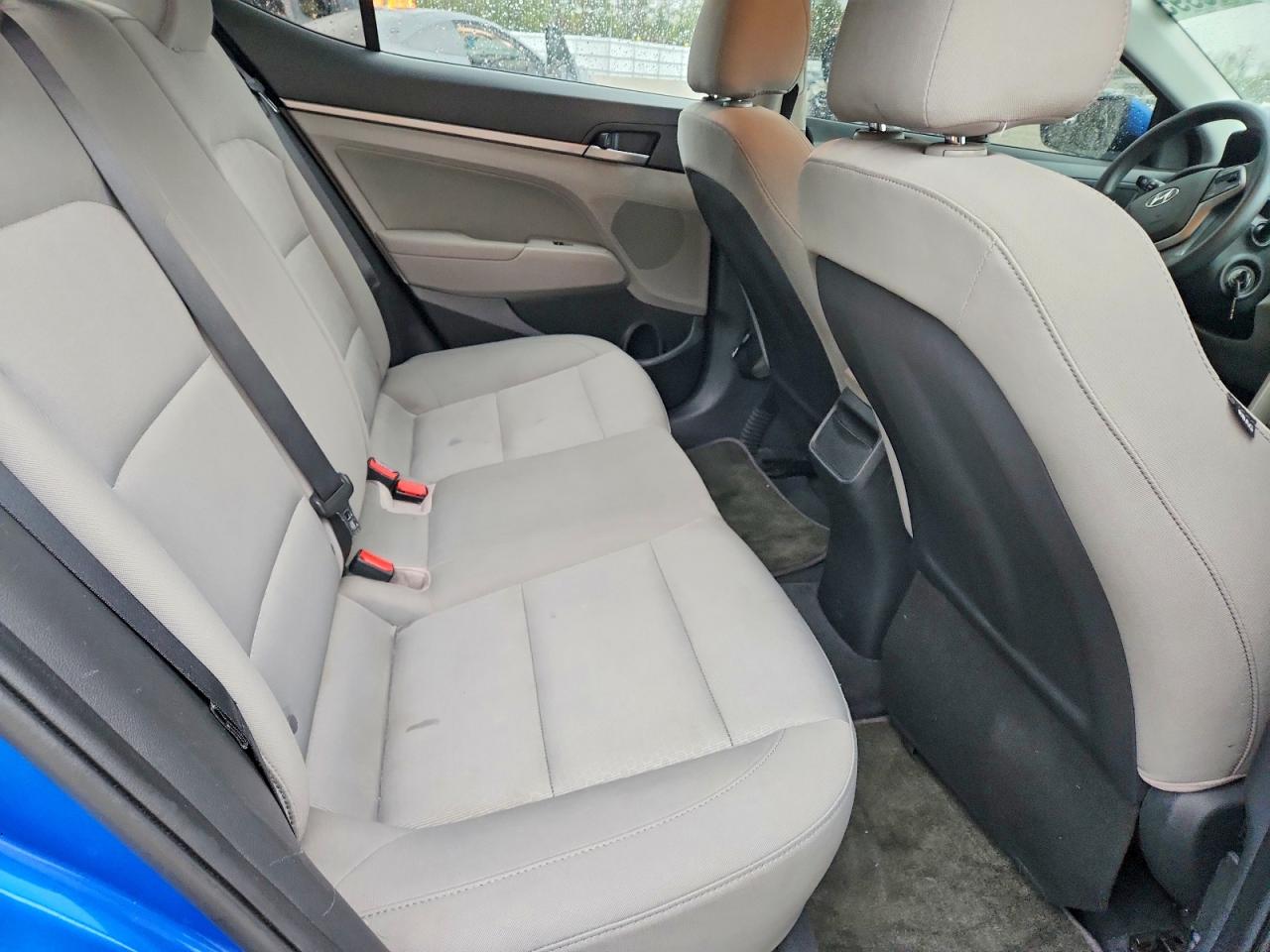 2017 HYUNDAI ELANTRA SE photo 10