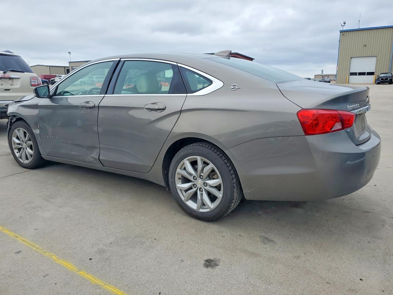 2018 CHEVROLET IMPALA LT photo 4
