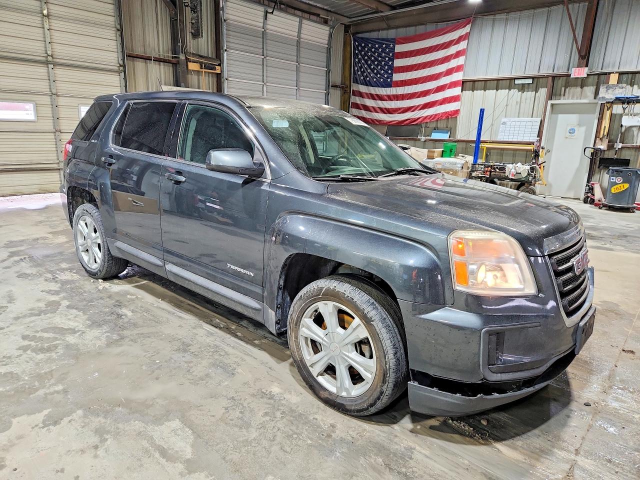 2017 GMC TERRAIN SLE photo 4