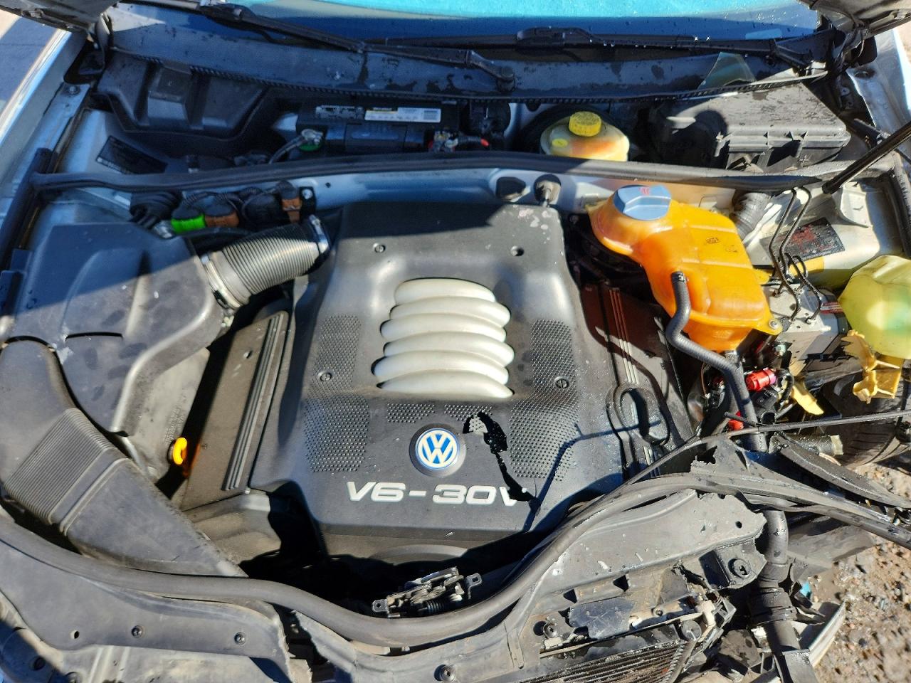 2000 VOLKSWAGEN PASSAT GLS photo 11