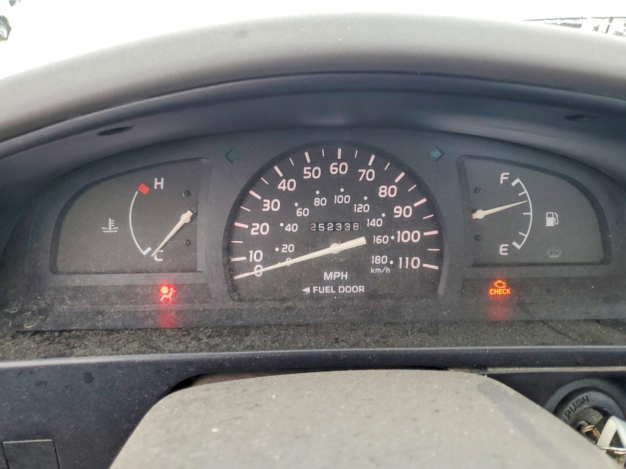 2001 TOYOTA TACOMA BASE photo 17