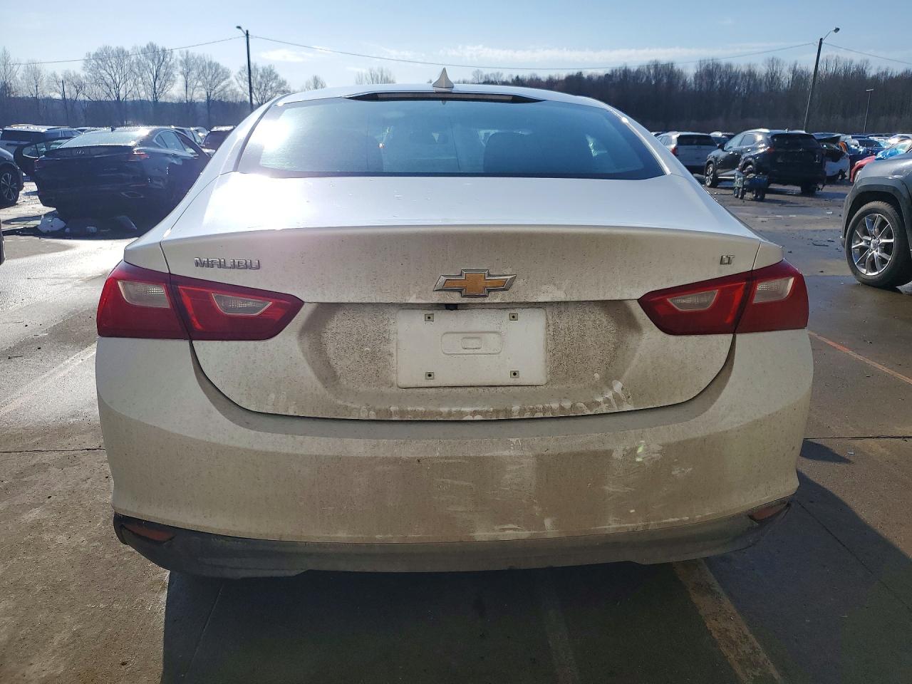 2017 CHEVROLET MALIBU LT photo 6
