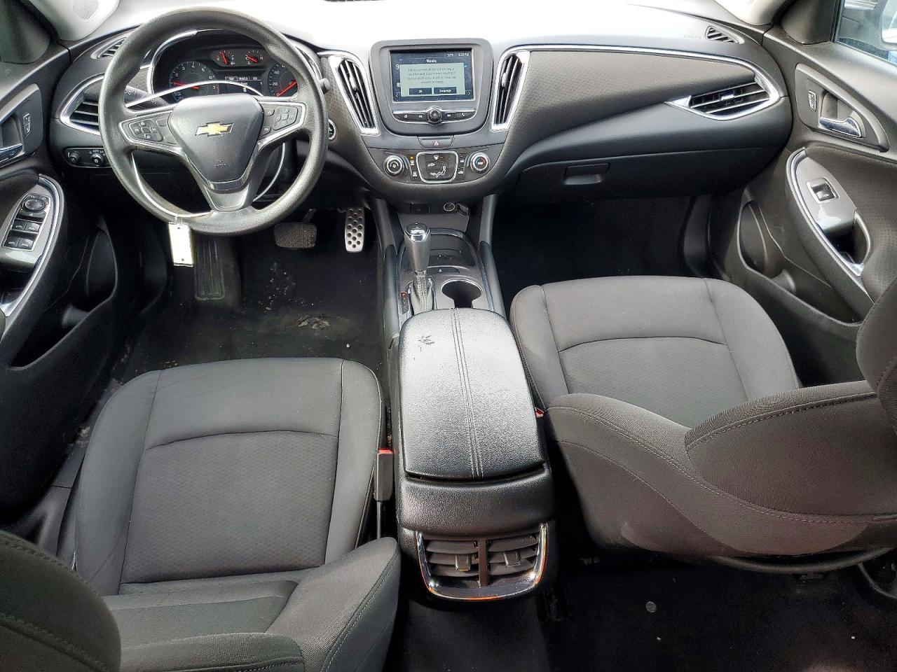 2017 CHEVROLET MALIBU LT photo 8
