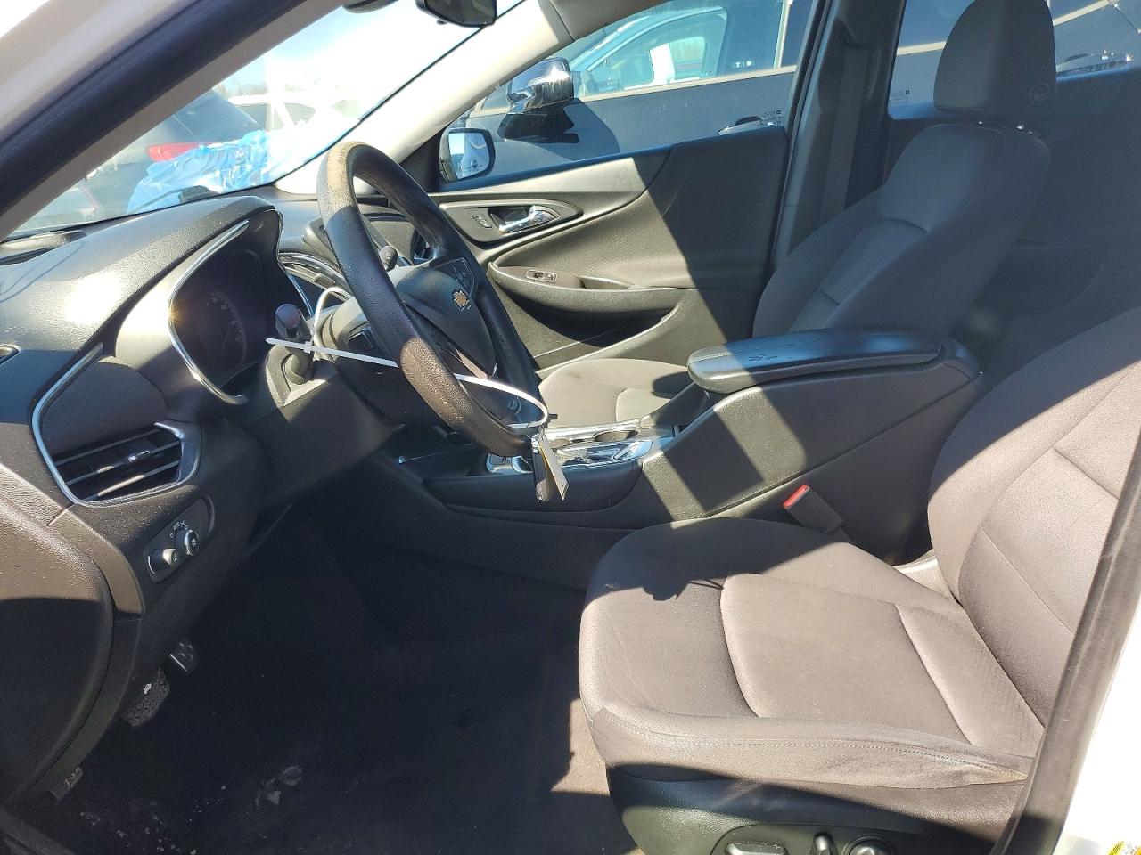 2017 CHEVROLET MALIBU LT photo 7