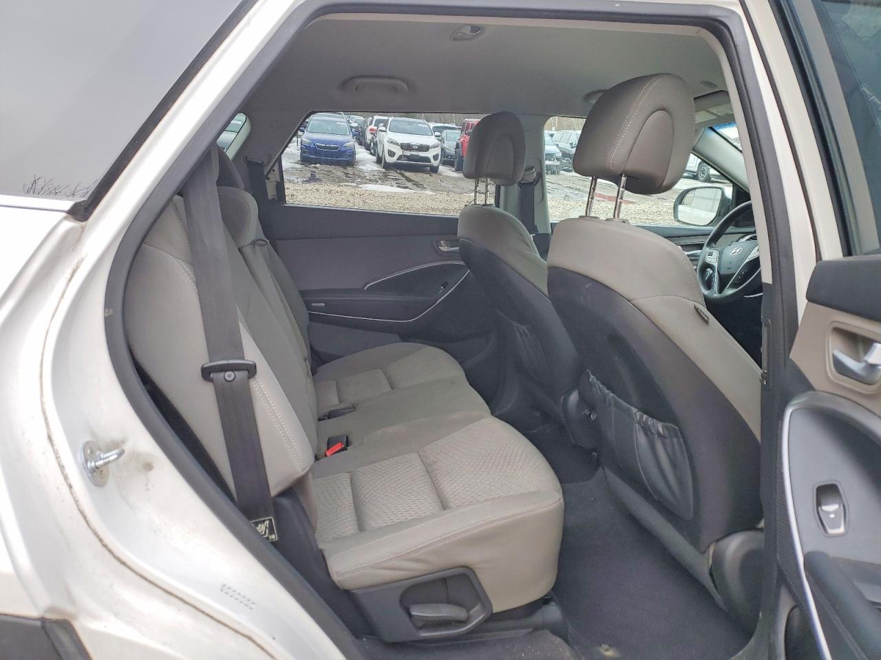 2016 HYUNDAI SANTA FE SE photo 11