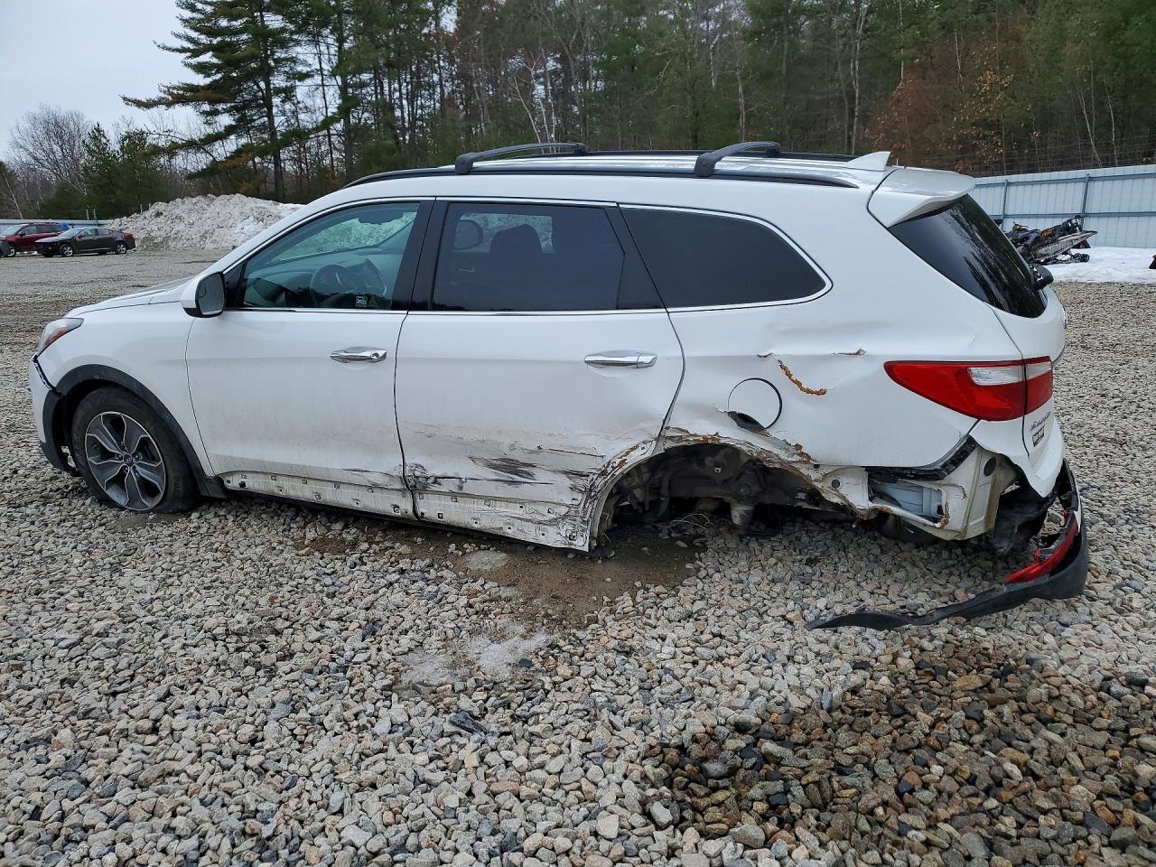 2016 HYUNDAI SANTA FE SE photo 2