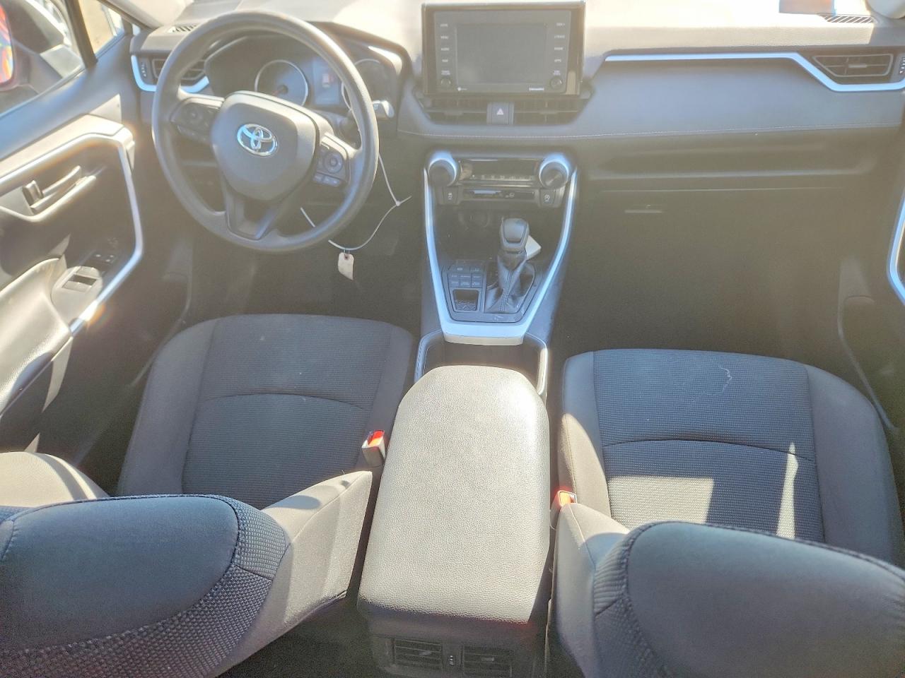 2022 TOYOTA RAV4 LE photo 15