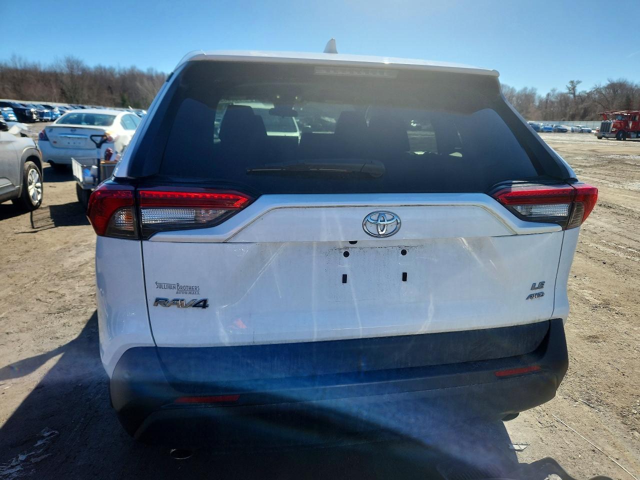 2022 TOYOTA RAV4 LE photo 11