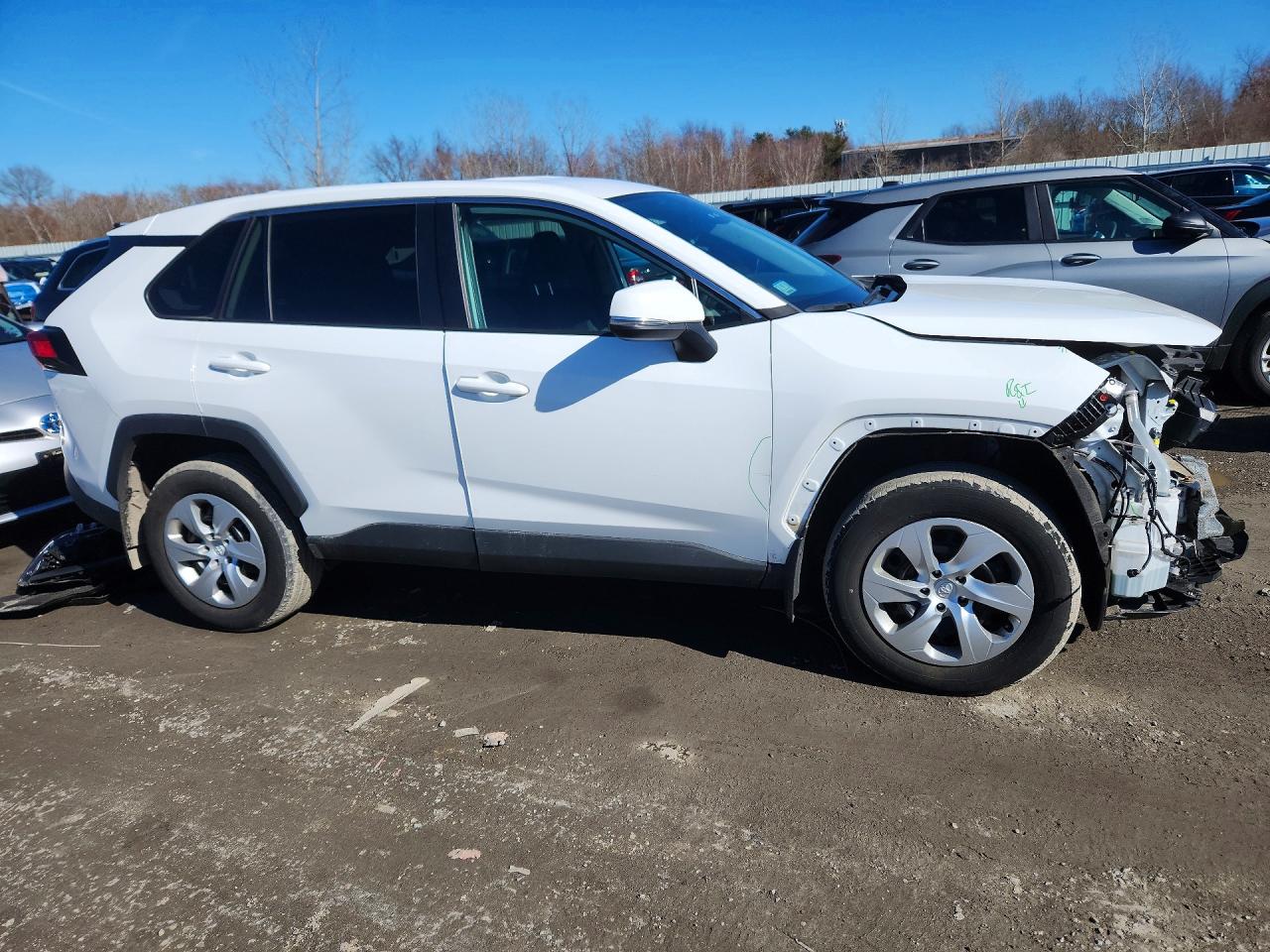 2022 TOYOTA RAV4 LE photo 7