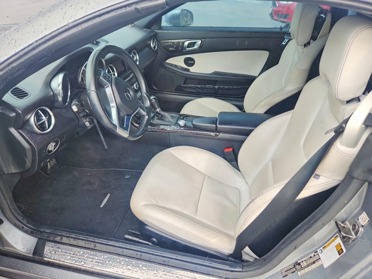 2015 MERCEDES-BENZ SLK 250 photo 13