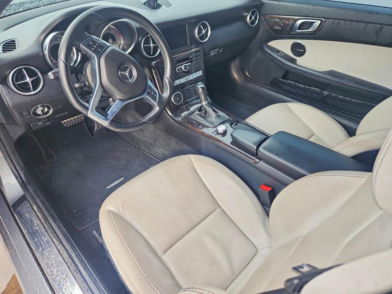 2015 MERCEDES-BENZ SLK 250 photo 15