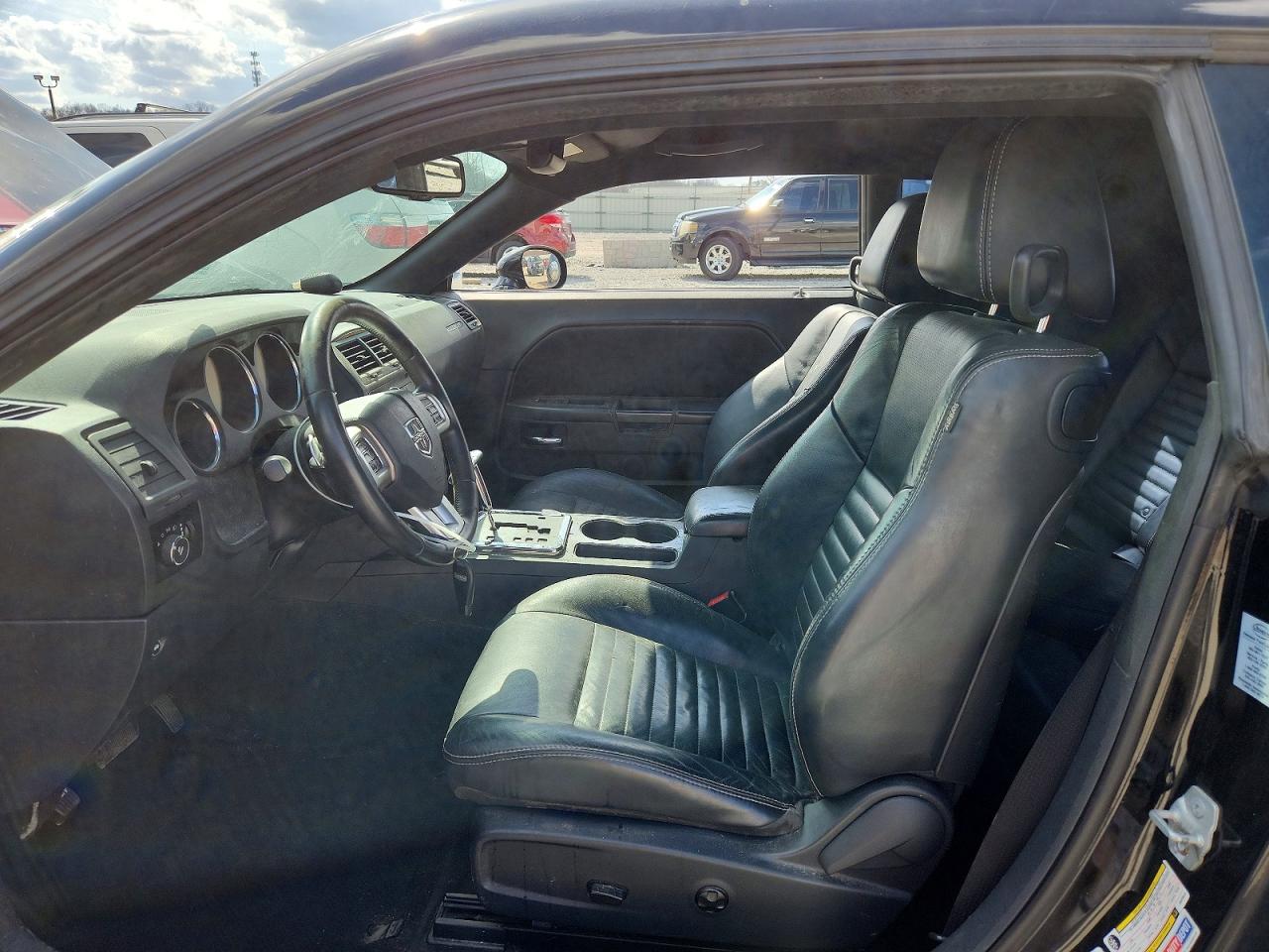 2013 DODGE CHALLENGER SXT photo 13