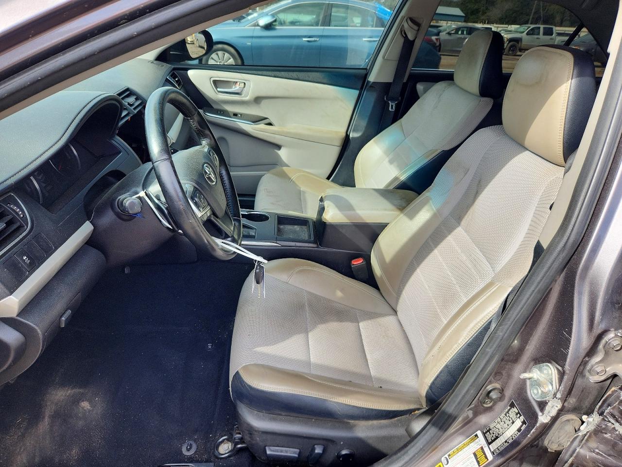 2016 TOYOTA CAMRY SE photo 13