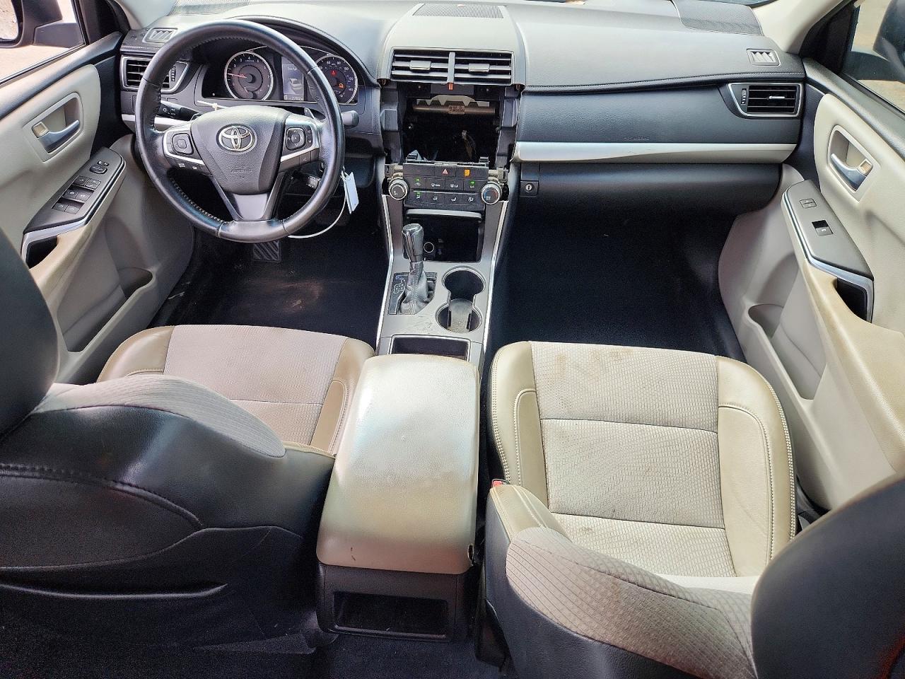 2016 TOYOTA CAMRY SE photo 15