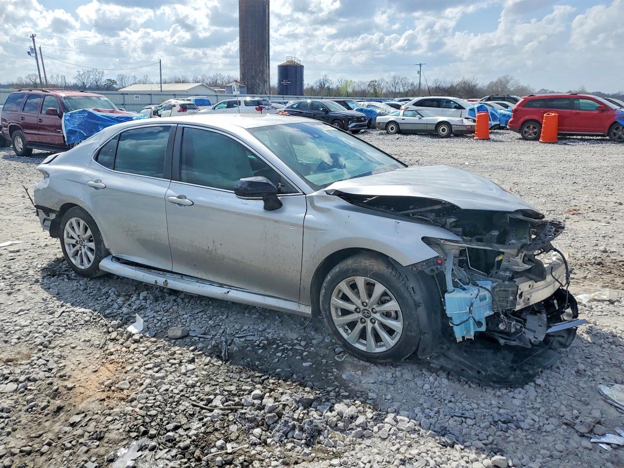 2019 TOYOTA CAMRY LE photo 7