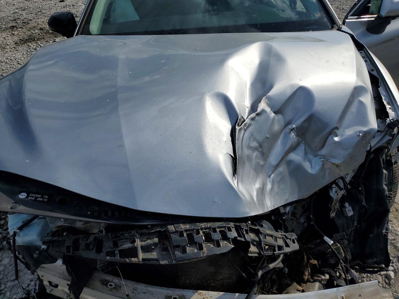2019 TOYOTA CAMRY LE photo 21