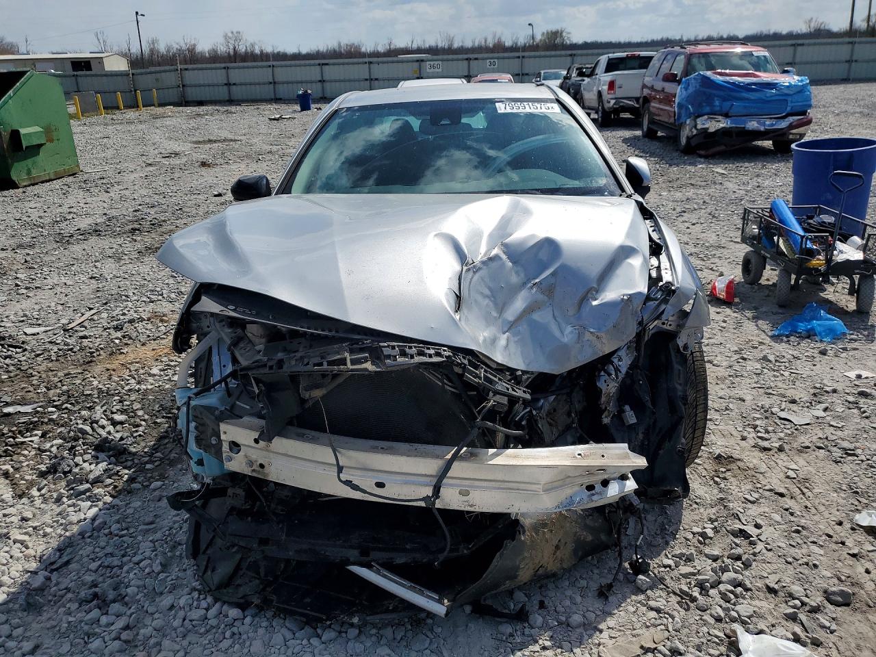 2019 TOYOTA CAMRY LE photo 9
