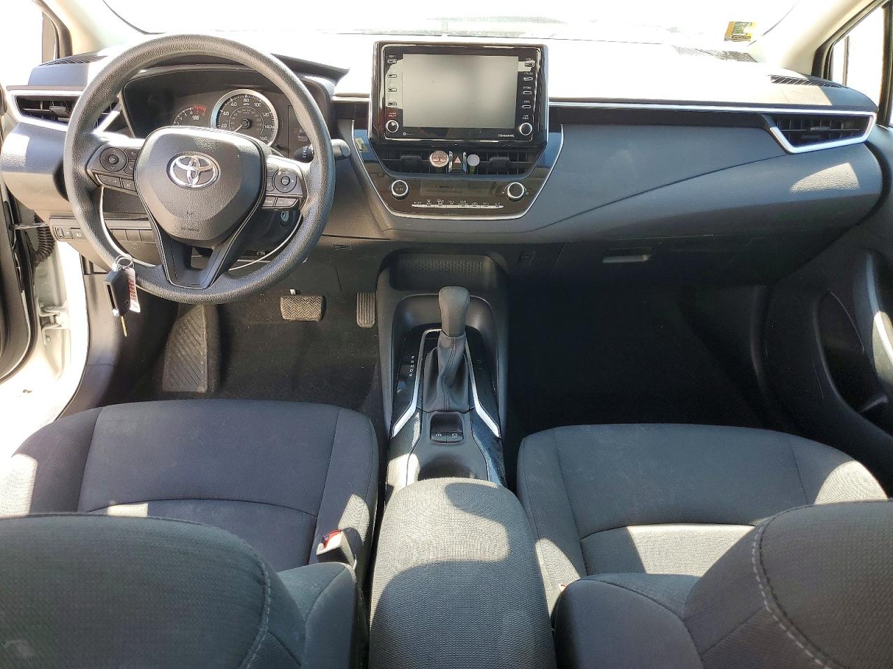 2021 TOYOTA COROLLA LE photo 15