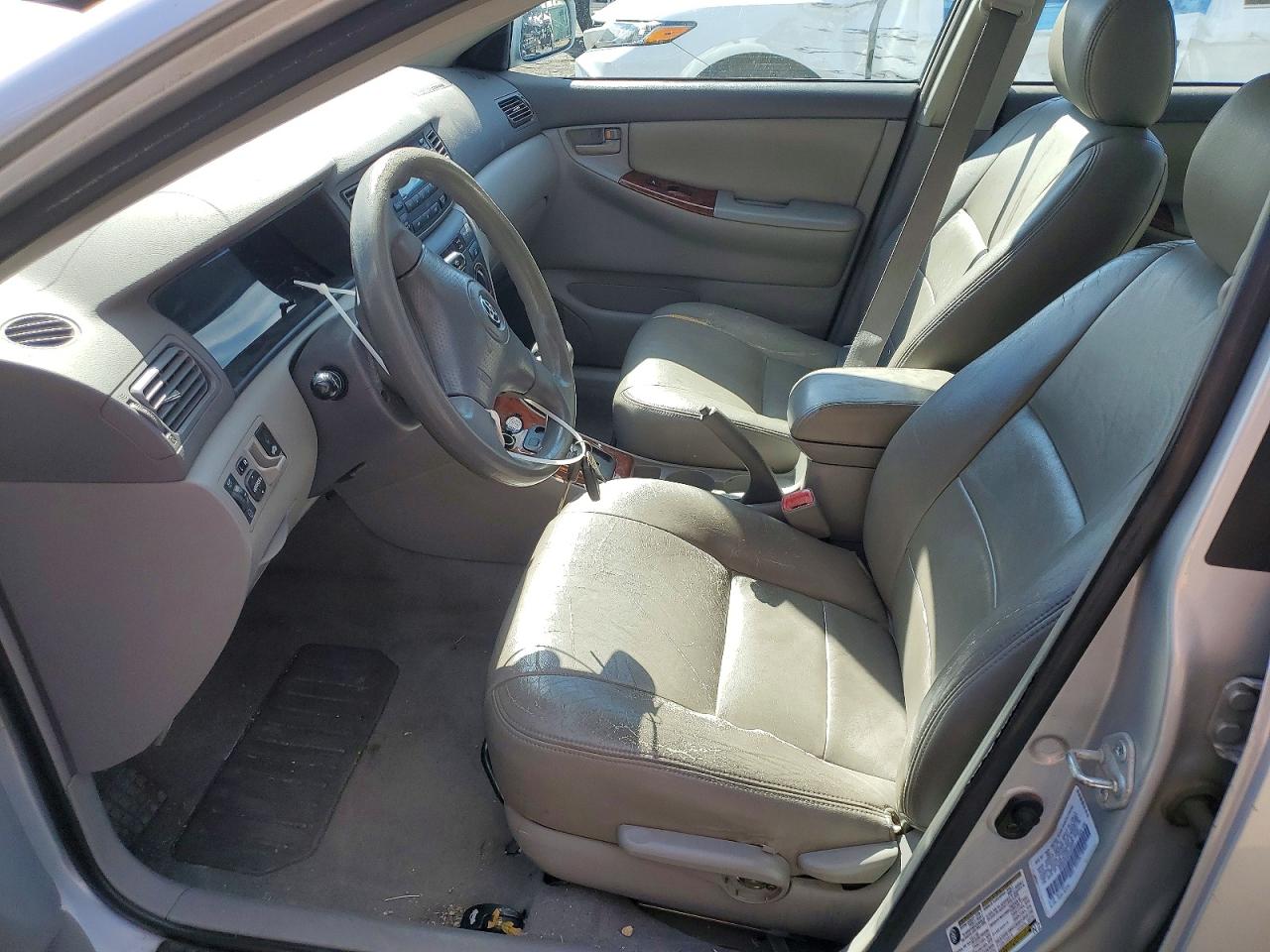 2005 TOYOTA COROLLA LE photo 7