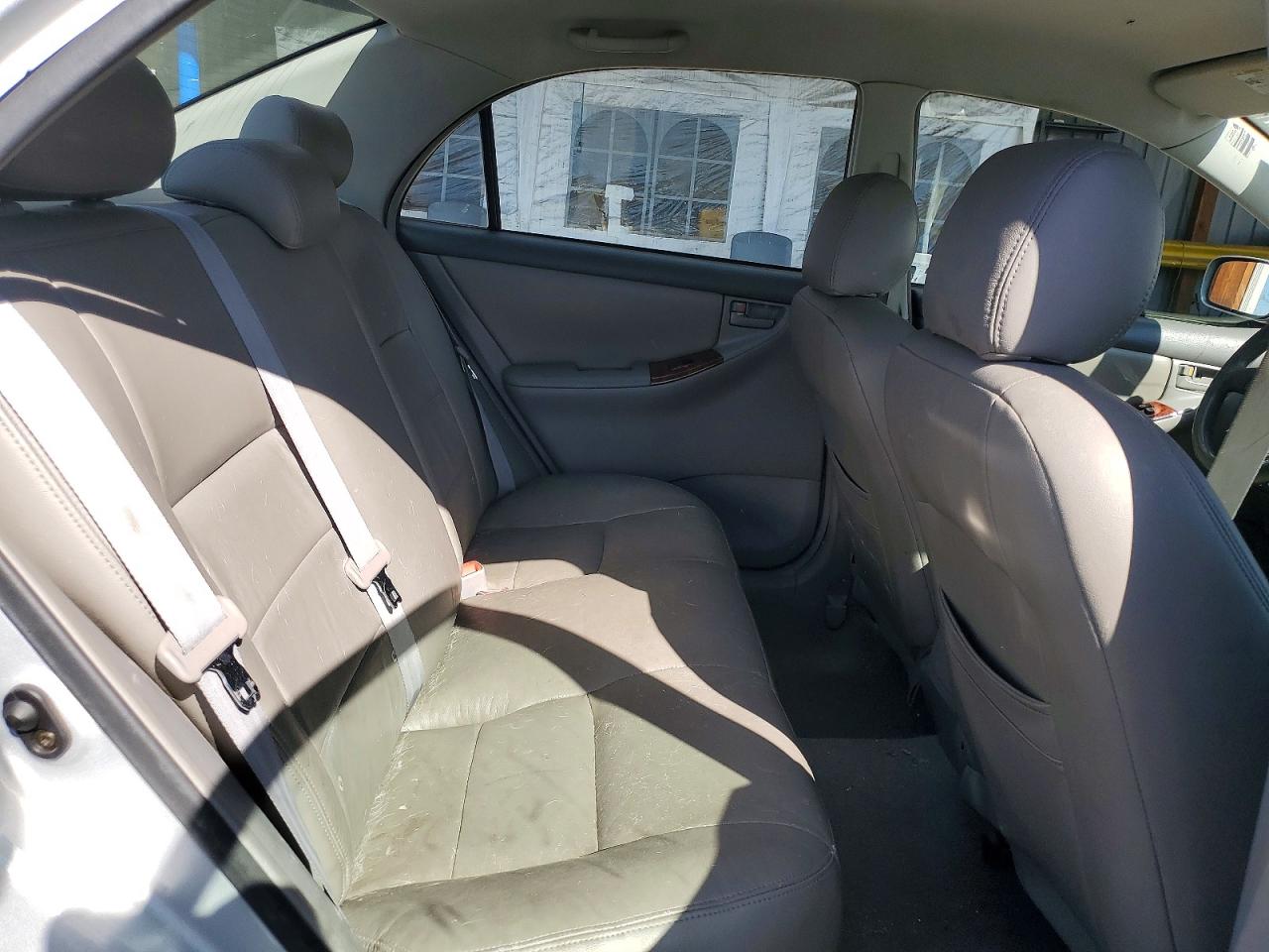 2005 TOYOTA COROLLA LE photo 10