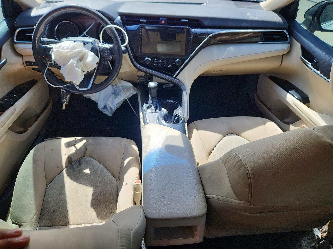 2018 TOYOTA CAMRY LE photo 22