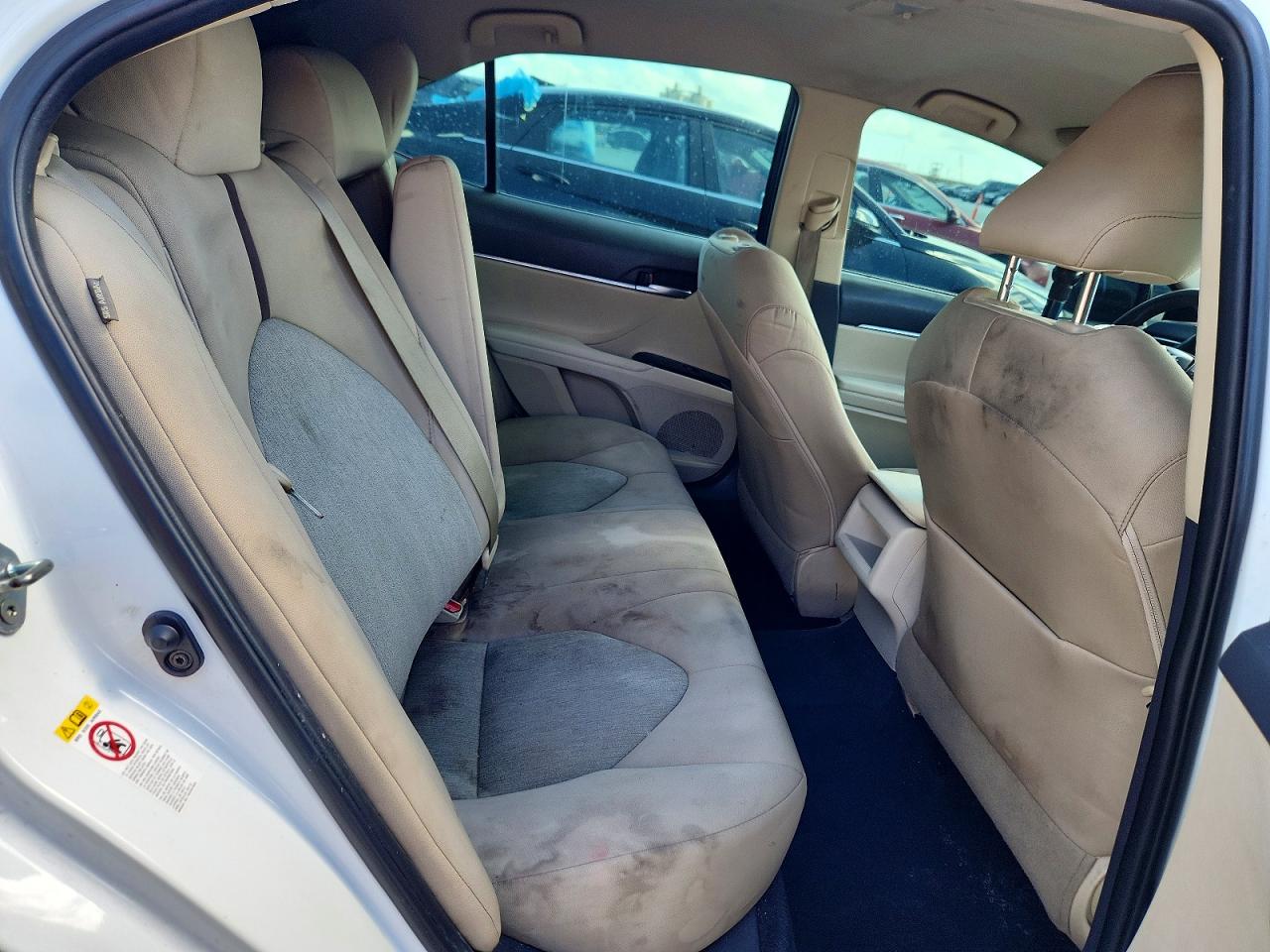 2018 TOYOTA CAMRY LE photo 28