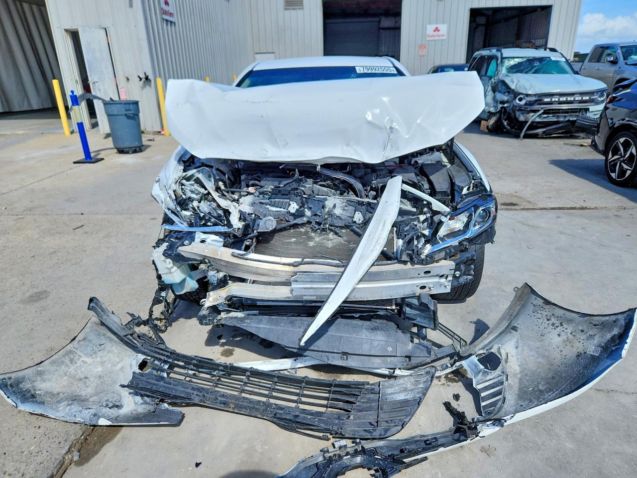 2018 TOYOTA CAMRY LE photo 13