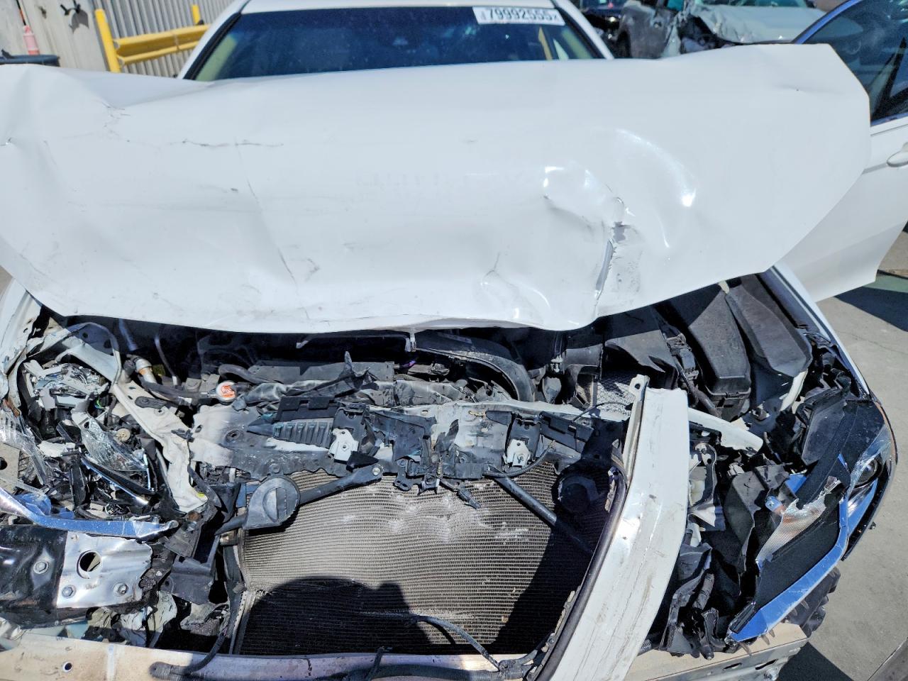 2018 TOYOTA CAMRY LE photo 31