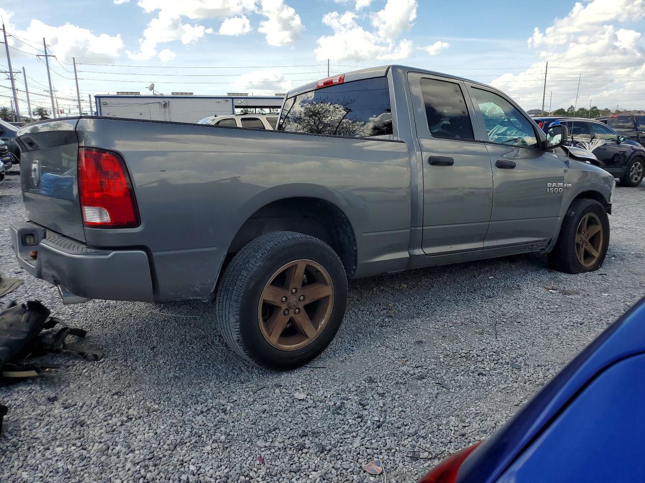 2013 RAM 1500 ST photo 3