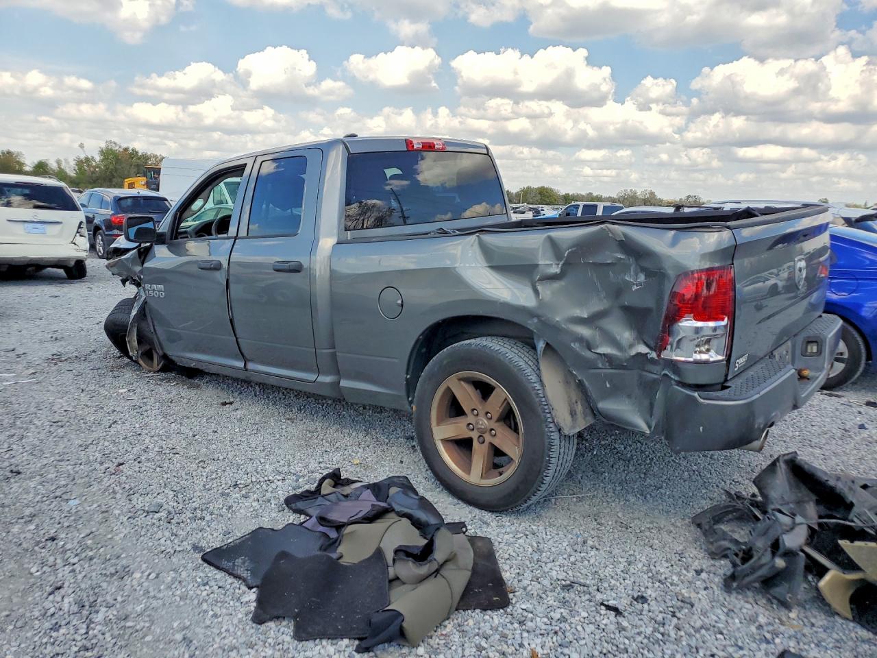 2013 RAM 1500 ST photo 2