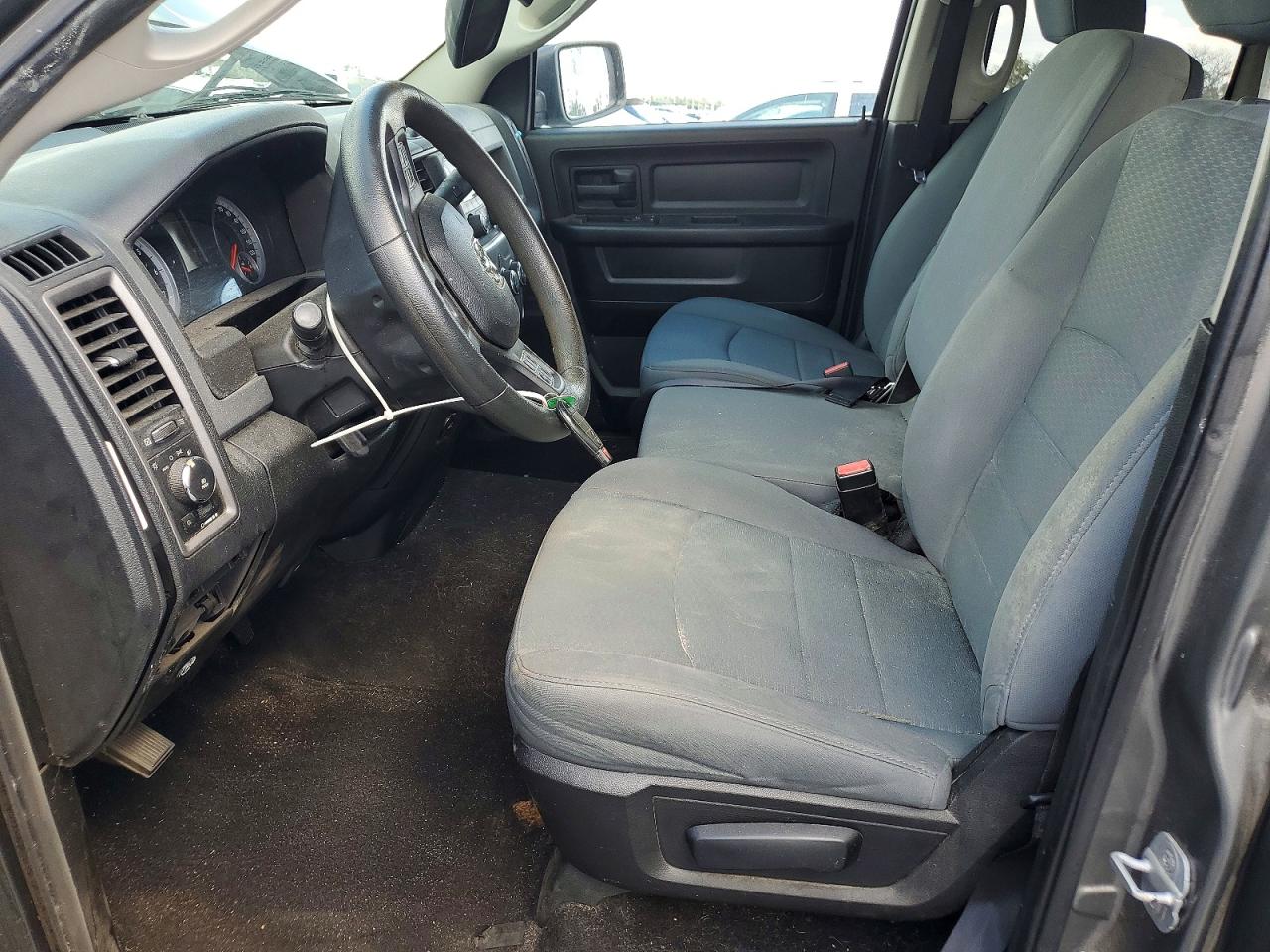 2013 RAM 1500 ST photo 7