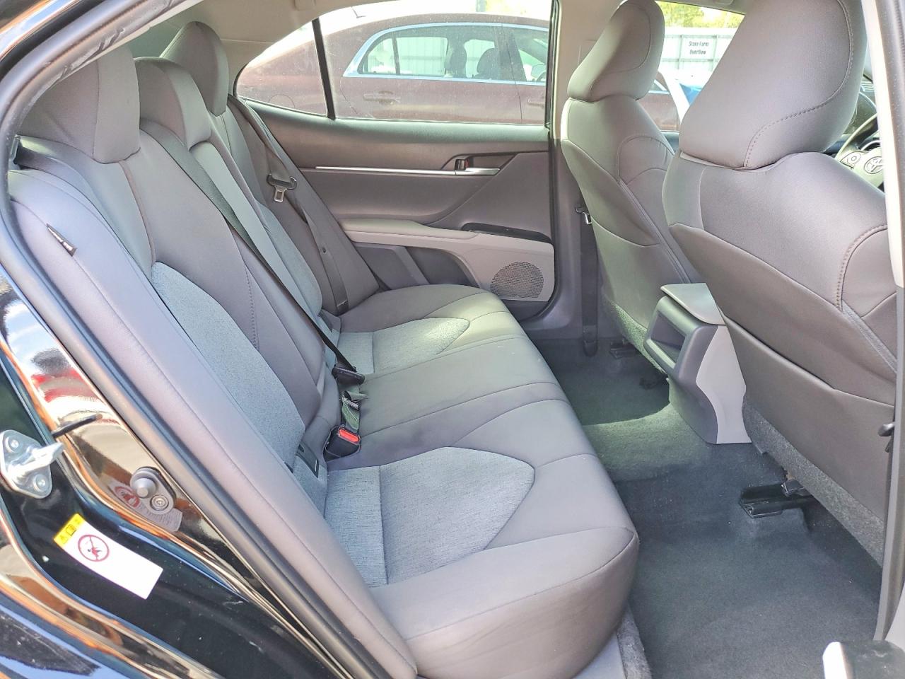 2018 TOYOTA CAMRY LE photo 10