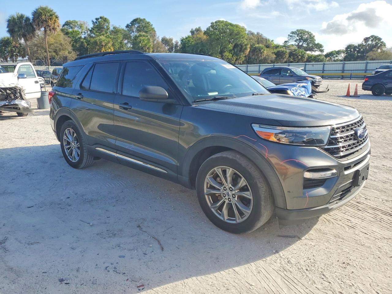 2020 FORD EXPLORER XLT photo 7