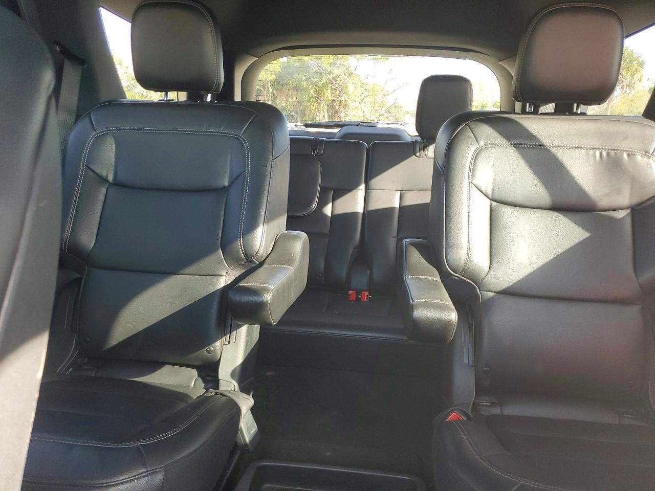 2020 FORD EXPLORER XLT photo 19
