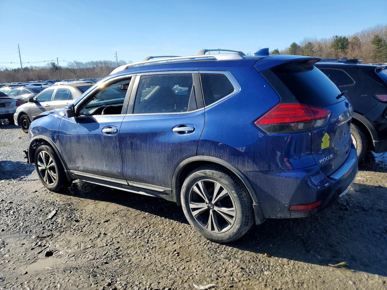 2017 NISSAN ROGUE SL photo 2